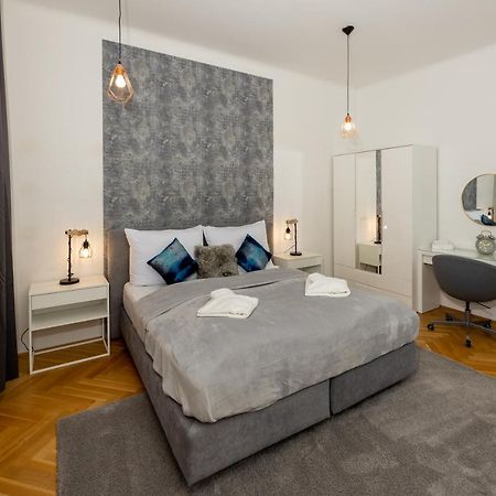 Delightful 1 Bedroom Near Schoenbrunn And Westbahnhof With Big Porch Wiedeń Zewnętrze zdjęcie