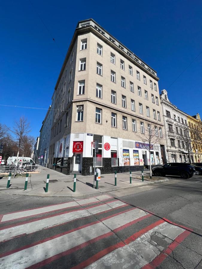 Delightful 1 Bedroom Near Schoenbrunn And Westbahnhof With Big Porch Wiedeń Zewnętrze zdjęcie